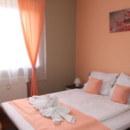 סובוטיקה Sun Apartments מראה חיצוני תמונה
